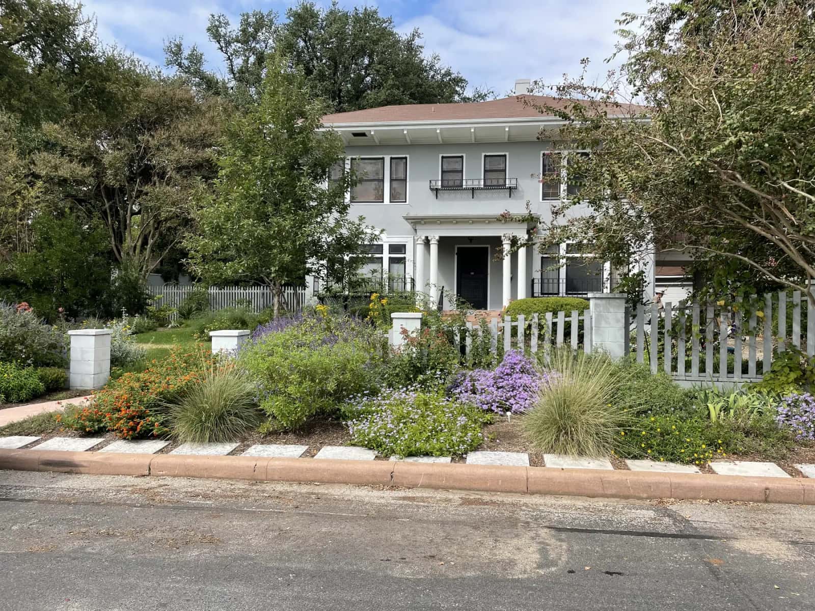Portfolio of Austin, Texas landscape designs by Cynthia Bond